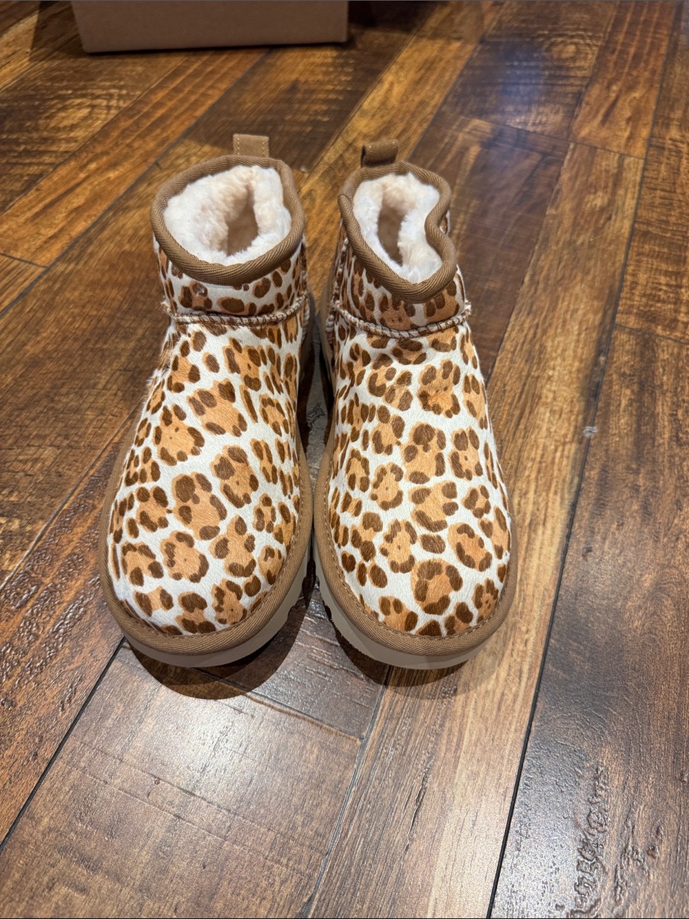 Ugg Classic Ultra Mini Plains